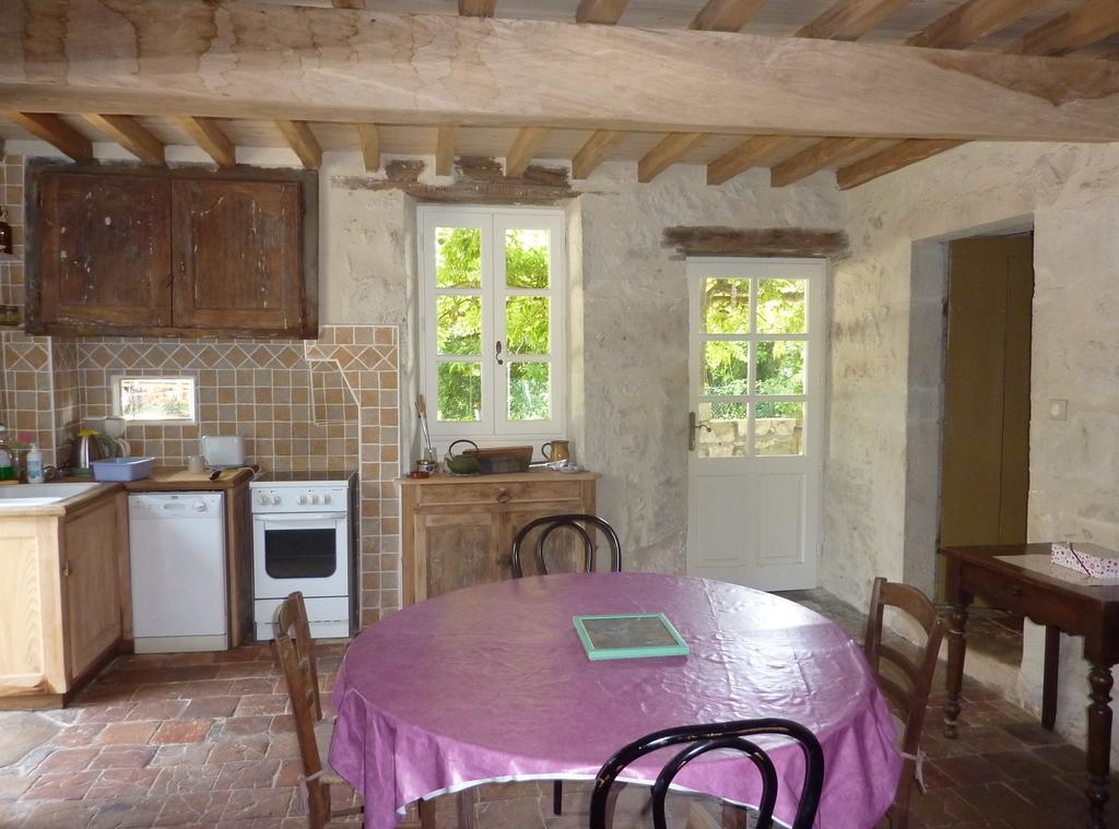 Gite Rural De Caractere Guérin Εξωτερικό φωτογραφία